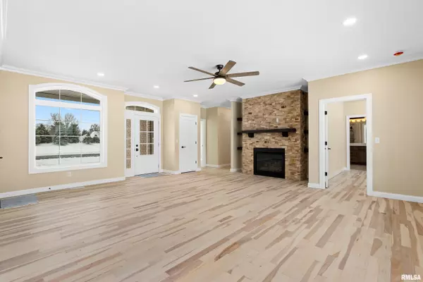 Pekin, IL 61554,3735 GRANDVIEW CT