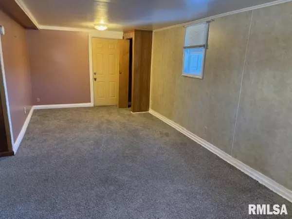 East Peoria, IL 61571,239 ELM ST