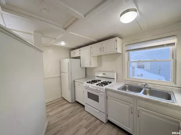 Peoria Heights, IL 61616,732 E DIVISION AVE