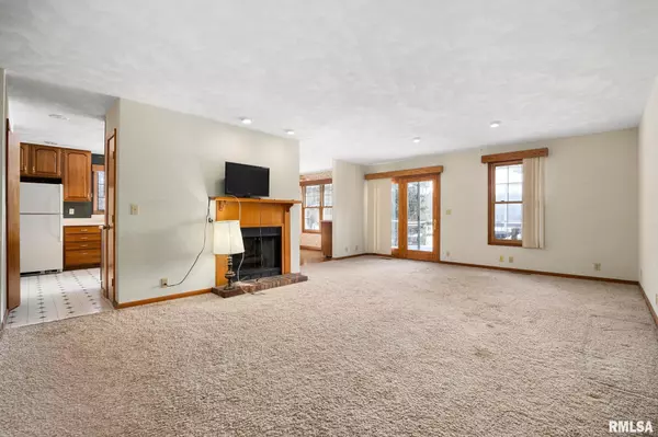 Pekin, IL 61554,2300 MAYFLOWER DR