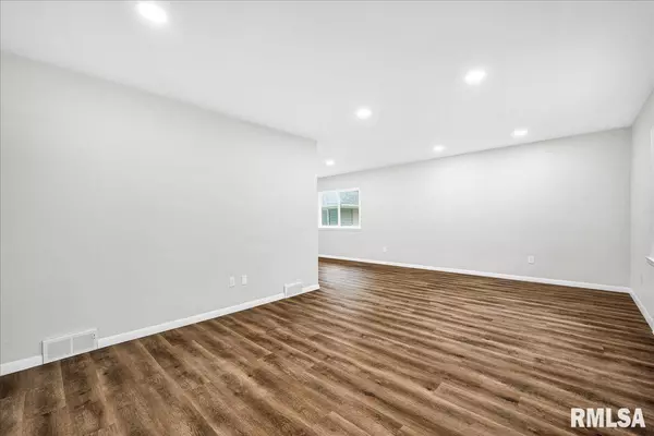 Peoria, IL 61607,2003 S MAHARK LN