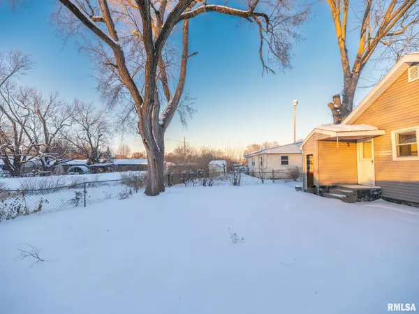 Pekin, IL 61554,1017 S 12TH ST