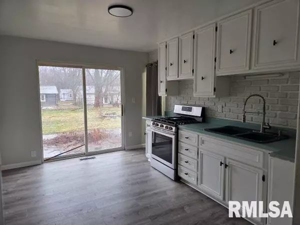 Peoria, IL 61615,5820 N FROSTWOOD Pkwy