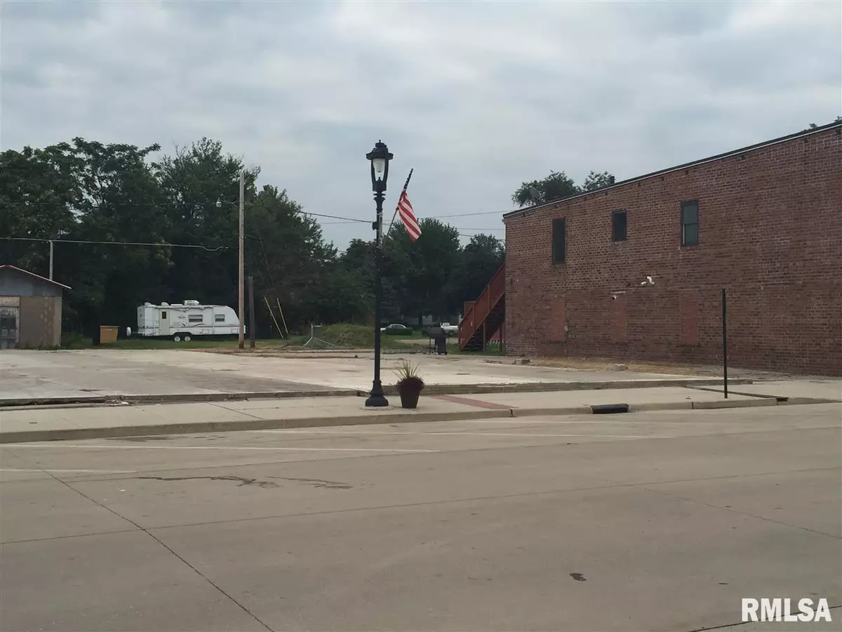 Cambridge, IL 61238,118 N PROSPECT ST