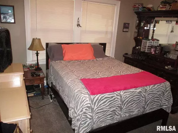 Clinton, IA 52732,1202 S 9TH ST