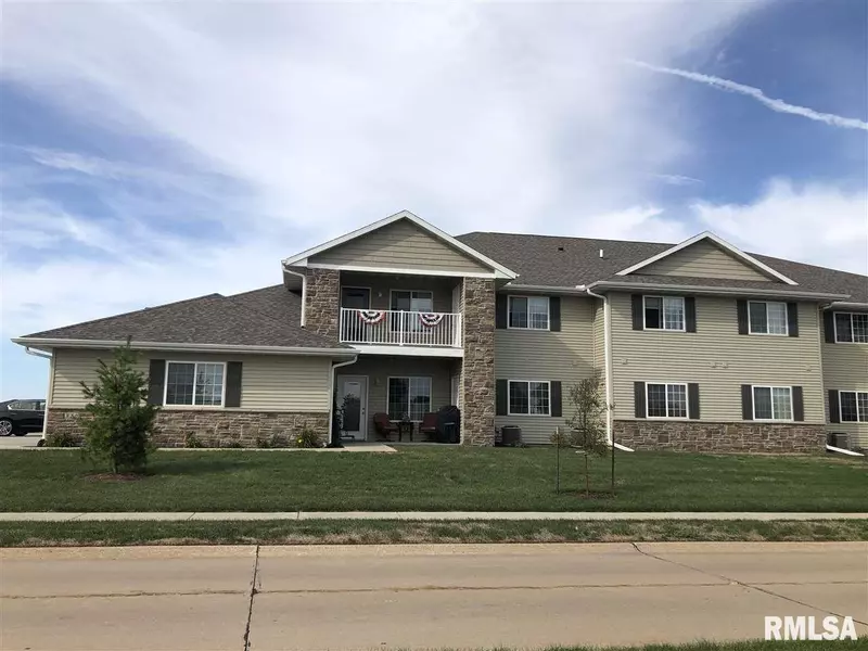 320 E FRANKLIN ST, Eldridge, IA 52748