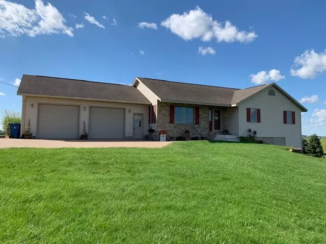 240 MAIN ST, Goose Lake, IA 52750