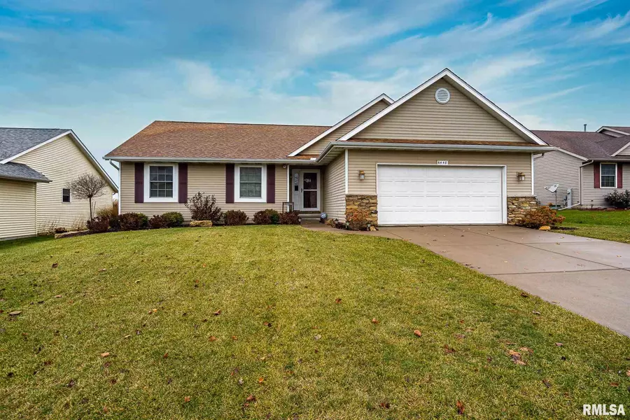 6448 INTERNATIONAL DR, Bettendorf, IA 52722