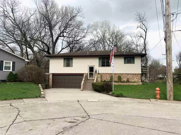 213 27TH Avenue Court, Moline, IL 61265