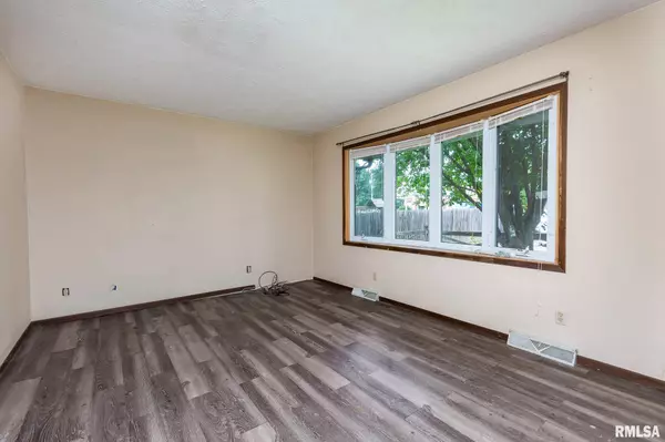Hampton, IL 61256,620 4TH AVE