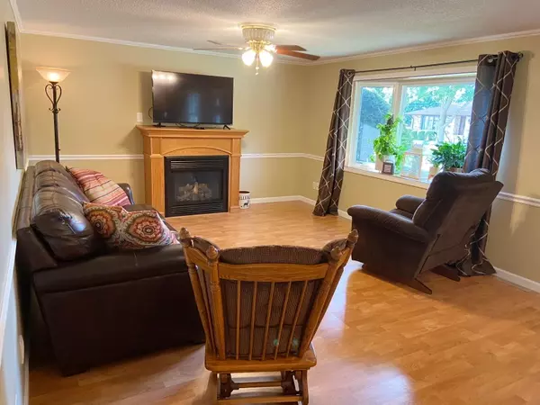 De Witt, IA 52742,1119 8TH ST