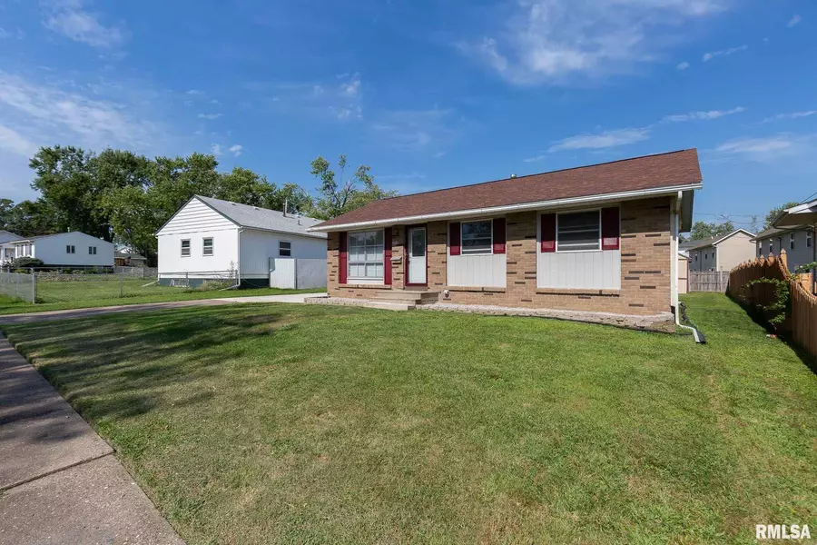 2808 N ELSIE AVE, Davenport, IA 52804