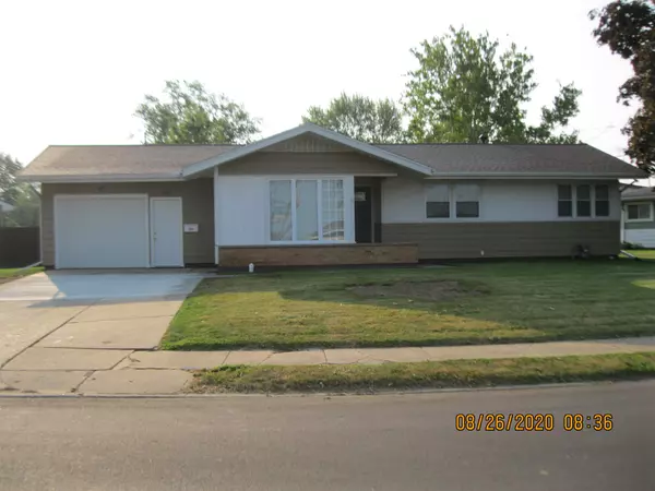 1245 8TH Avenue North, Clinton, IA 52732
