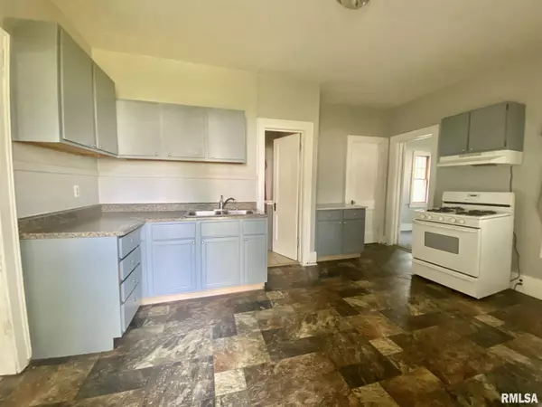 Moline, IL 61265,2431 6TH AVE