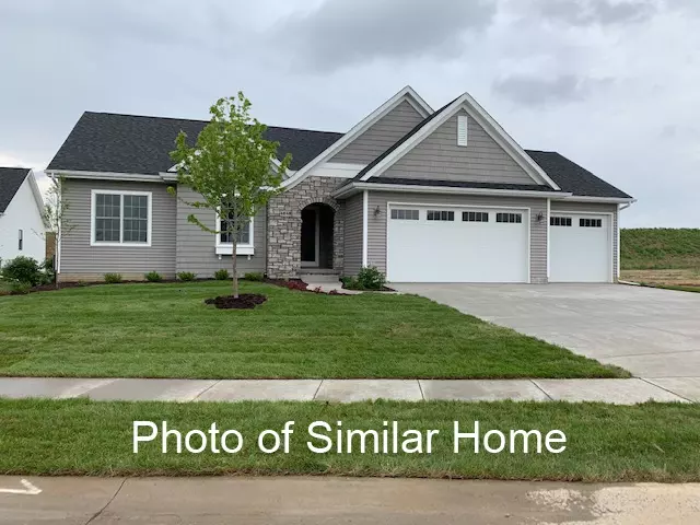 4793 COTTAGE LN, Bettendorf, IA 52722