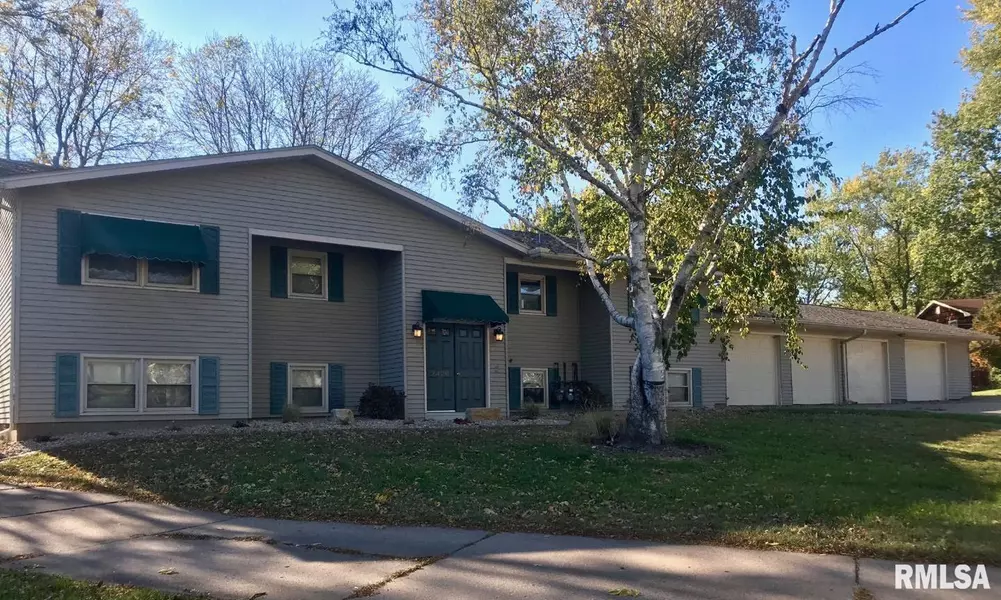 2420 SHAKER CT, Bettendorf, IA 52722