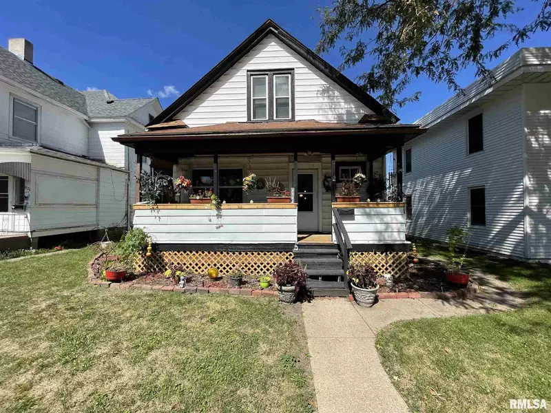 1524 W PLEASANT ST, Davenport, IA 52804