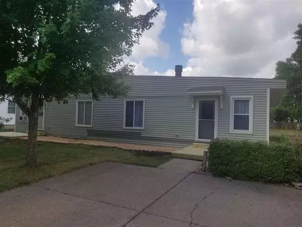 Eldridge, IA 52748,422-424 N 8TH ST