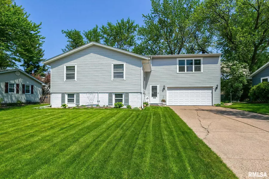 3310 PLEASANT DR, Bettendorf, IA 52722