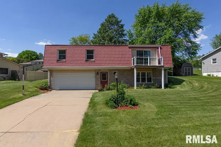 32 PARK AVE, Park View, IA 52748