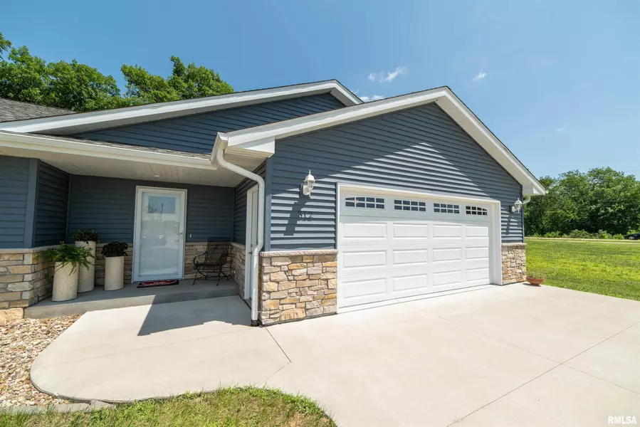 312 E RIVER CT, Camanche, IA 52730