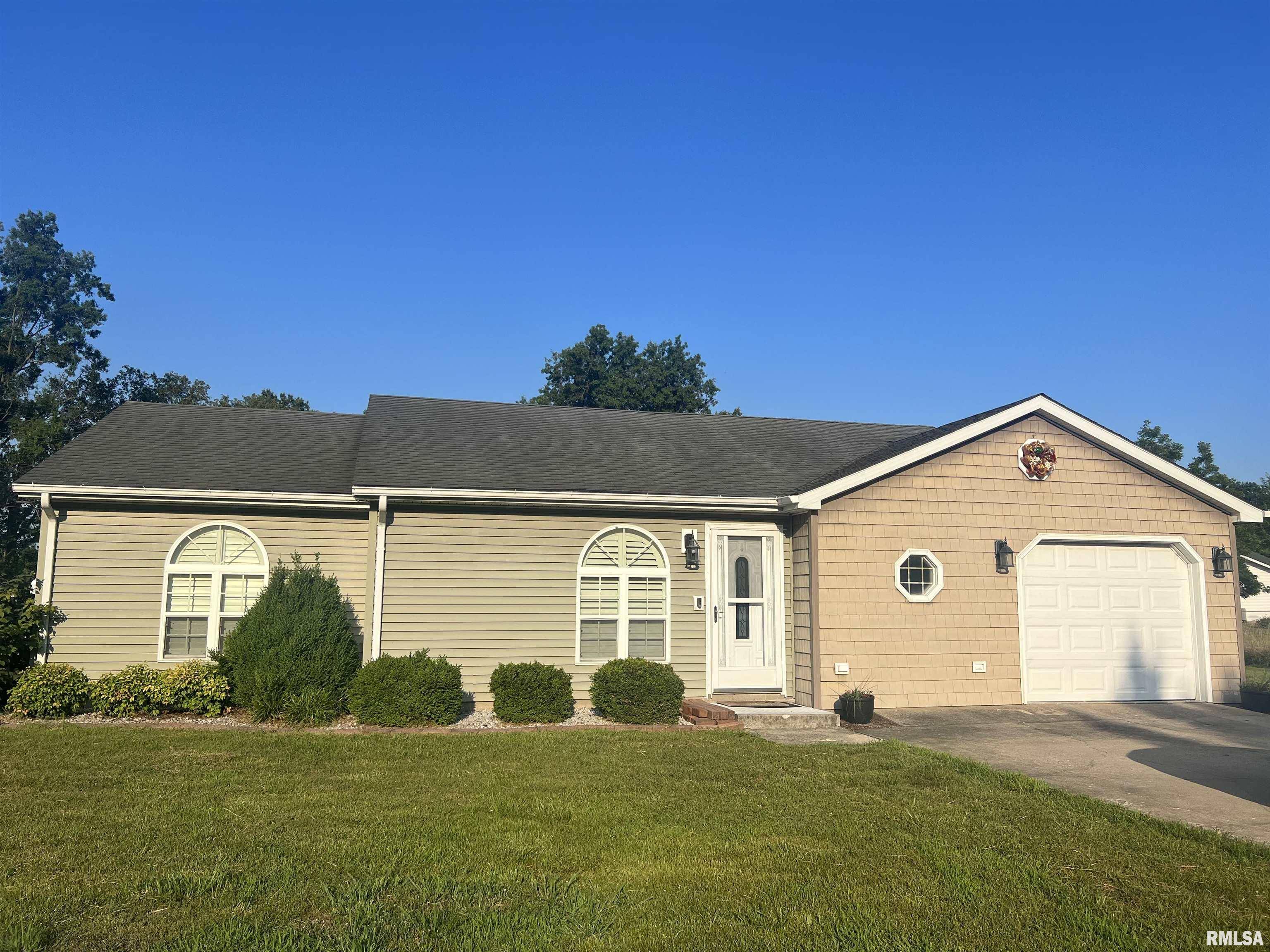 3128 WEAVER RD, Herrin, IL 62948