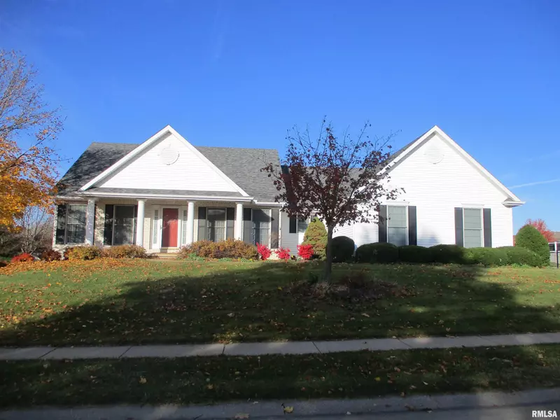 4897 WHITE POST RD, Bettendorf, IA 52722