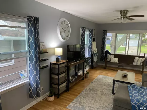 Davenport, IA 52804,2423 MADISON ST