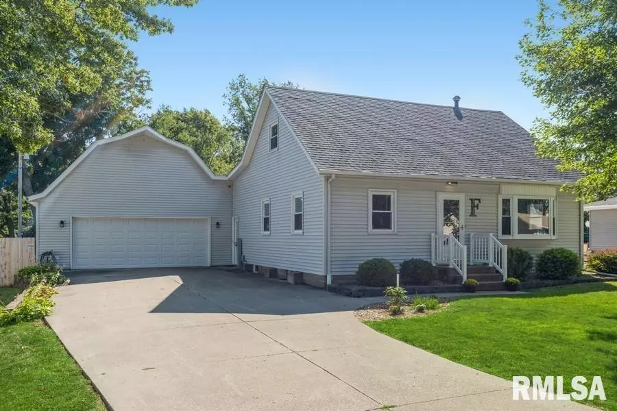 353 N HENRY ST, Walcott, IA 52773