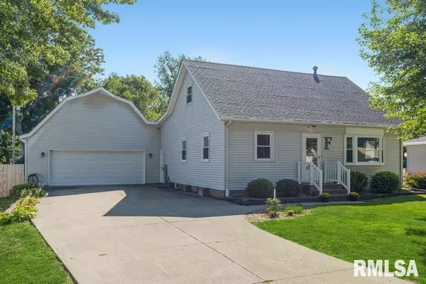 353 N HENRY ST,  Walcott,  IA 52773