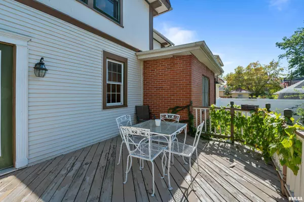 Davenport, IA 52803,2218 N HARRISON ST