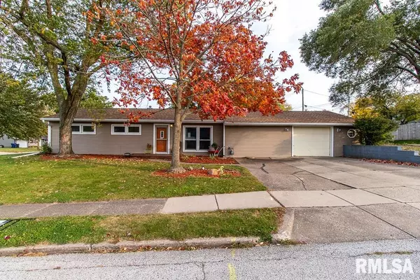 2869 FILLMORE LN, Davenport, IA 52804