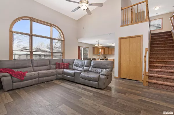 Davenport, IA 52806,3320 W 66TH ST