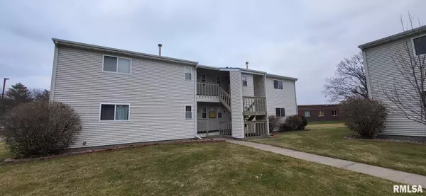 3 COVENTRY LN #2,  Muscatine,  IA 52761