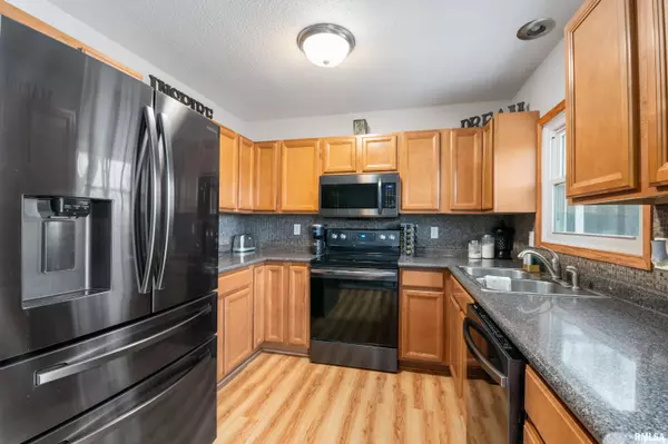 Davenport, IA 52806,1830 W 55TH ST