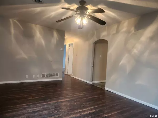 Davenport, IA 52806,2008 W 75TH PL