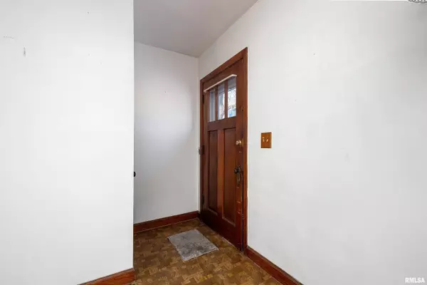 Davenport, IA 52806,1625 W 36TH ST