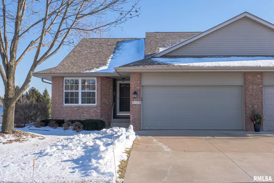 5115 RED FOX RD, Bettendorf, IA 52722