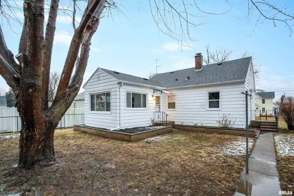 Davenport, IA 52803,521 W 30TH ST