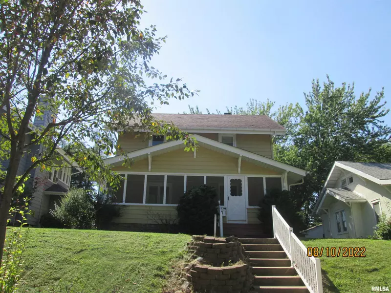 2408 WESTERN AVE, Davenport, IA 52803