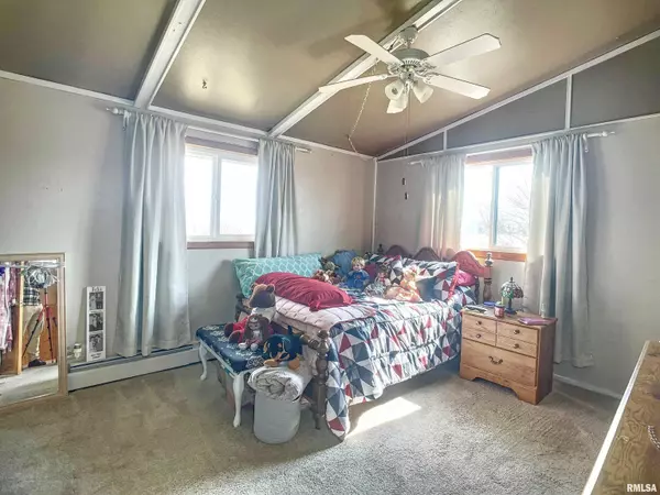 Altona, IL 61414,2809 US Hwy 34