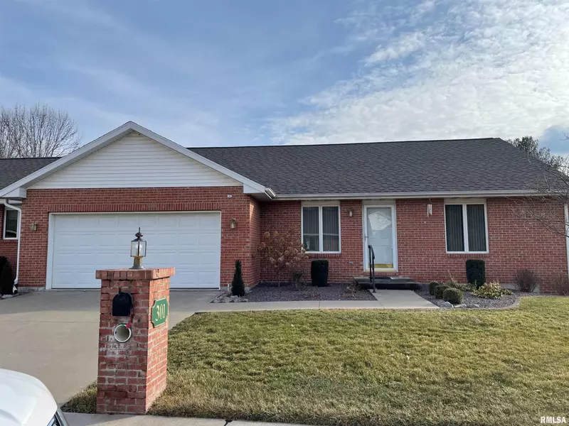 301 Shannon Drive North, Quincy, IL 62305