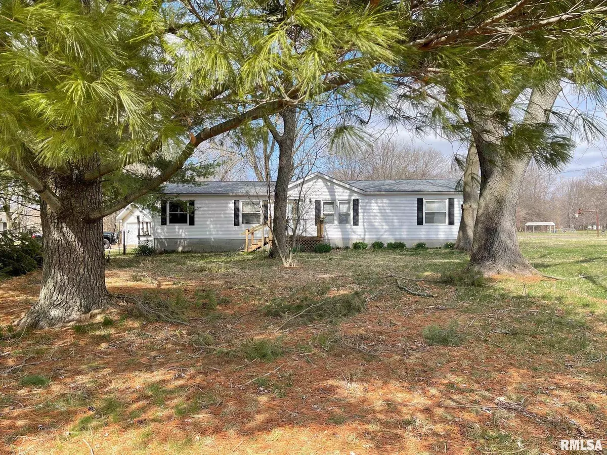 Belle Rive, IL 62810,402 W 13TH ST