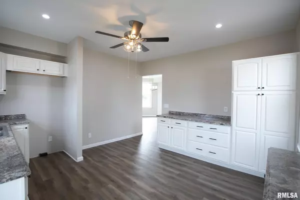 Moline, IL 61265,1858 3RD ST