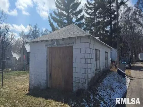 Buffalo, IA 52728,802 3RD ST