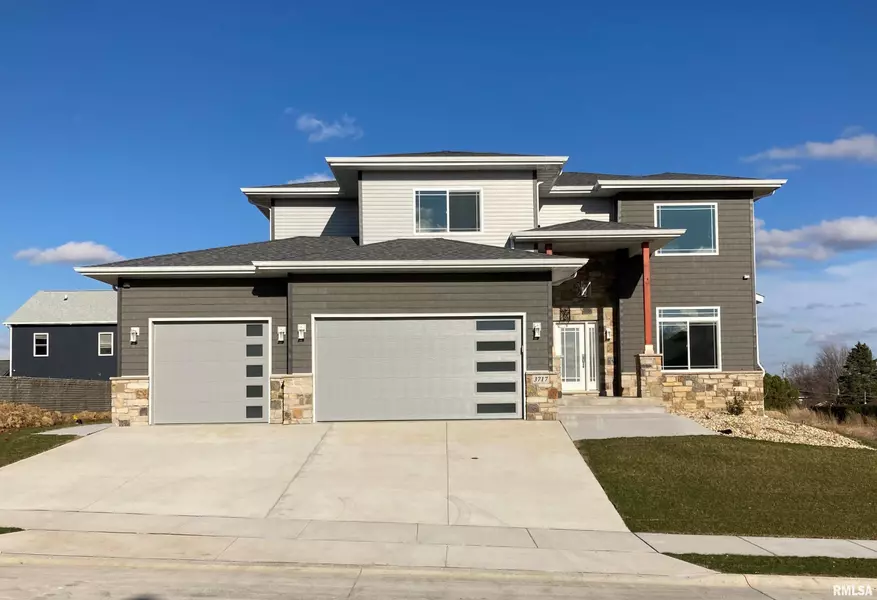 3717 BIRCHWOOD AVE, Davenport, IA 52806