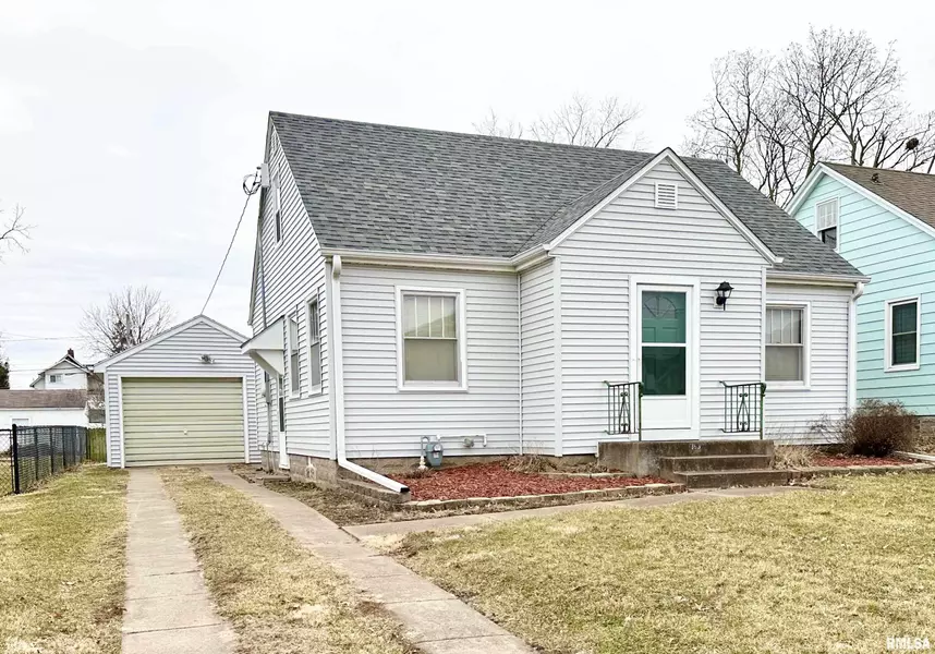 1553 W HIGH ST, Davenport, IA 52804