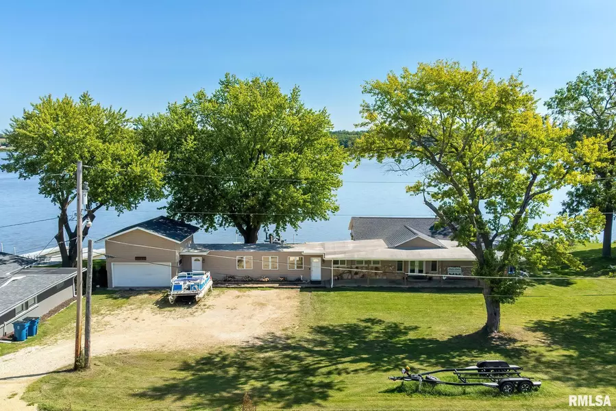 21989 GREAT RIVER RD, Le Claire, IA 52753