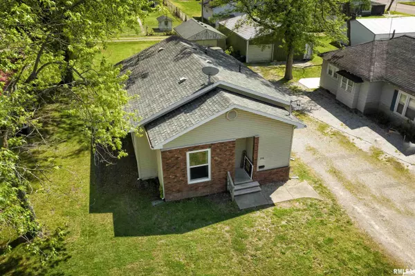 West Frankfort, IL 62928,210 W 5TH ST