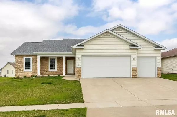 21 Blackstone WAY, Le Claire, IA 52753